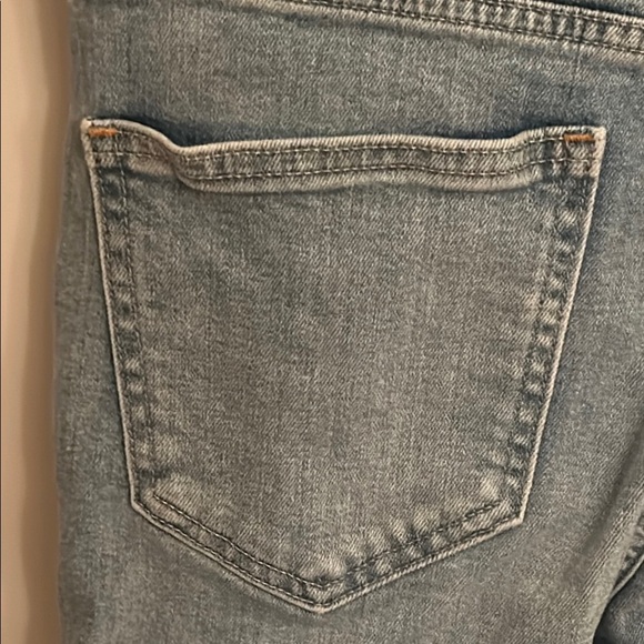 GAP Blue Ankle Cropped Jeans with Distressed Details - Picture 8 of 10